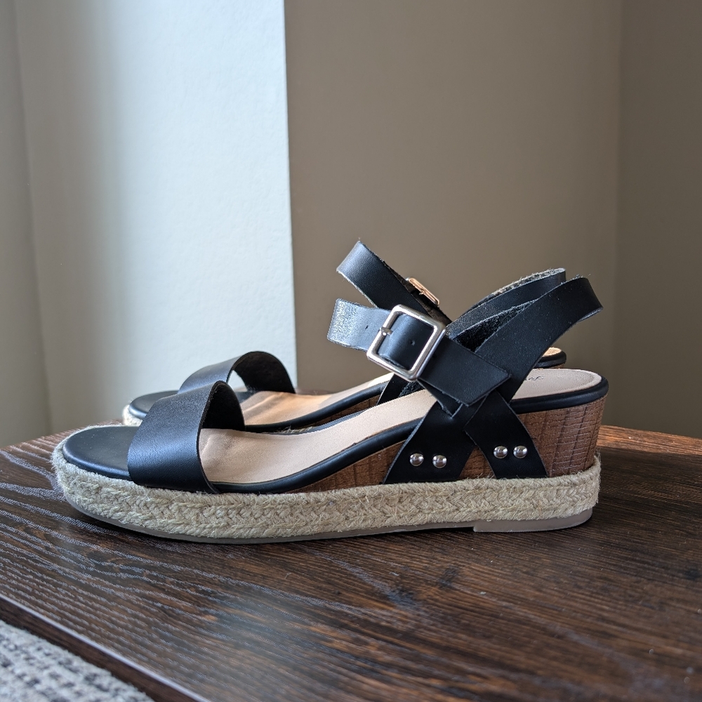 Tommy Bahama Jona Black Faux Leather Espadrilles Sandals